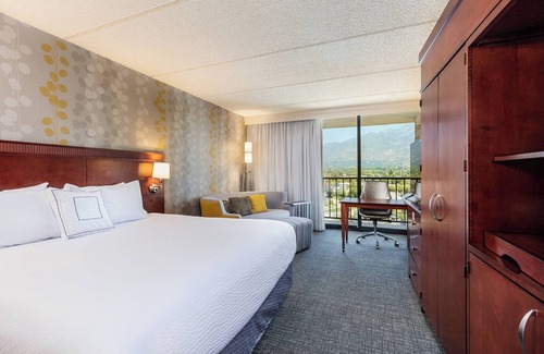 Monrovia Hotel | Courtyard by Marriott Los Angeles Pasadena/Monrovia