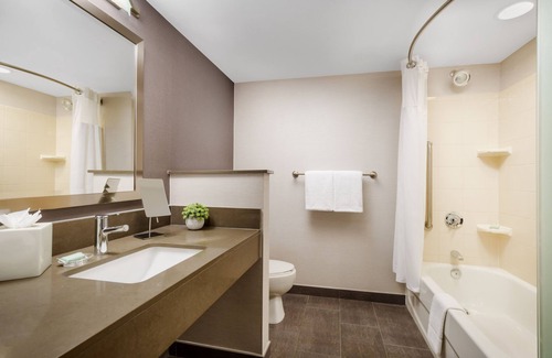 Manchester Hotel | Courtyard by Marriott Manchester - Boston Regional Airport
