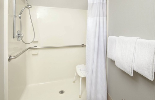 Newark Hotel | Courtyard by Marriott Newark Granville