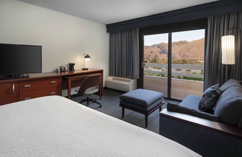 Palm Springs Hotel | Courtyard By Marriott Palm Springs