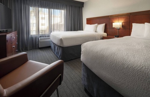 Palm Springs Hotel | Courtyard By Marriott Palm Springs
