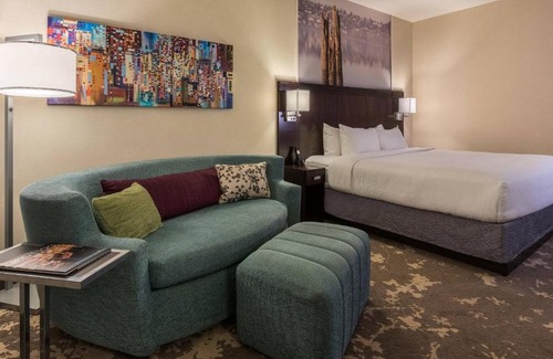 Downtown Portland Hotel | Courtyard by Marriott Portland City Center