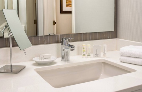 Bridgeton Hotel | Courtyard by Marriott Portland North