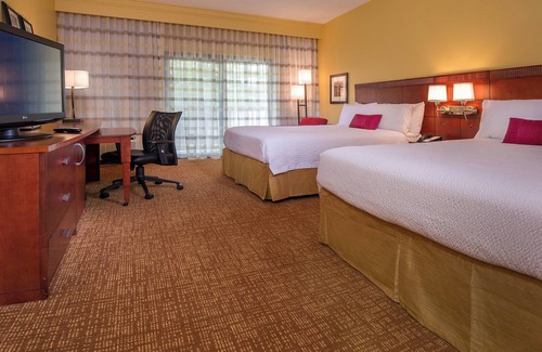 Richmond Hotel | Courtyard by Marriott Richmond West