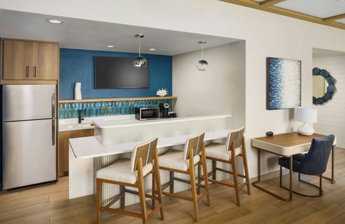 Central Beach Hotel | Courtyard by Marriott Oceanside Fort Lauderdale Beach