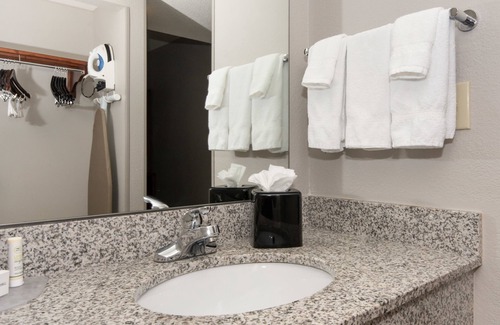 Huntersville Hotel | Courtyard by Marriott Charlotte Lake Norman