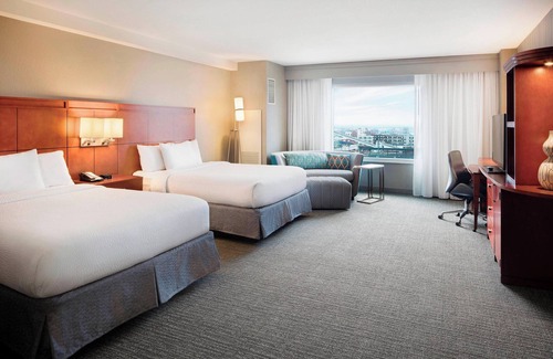 Downtown Indianapolis Hotel | Courtyard by Marriott Indianapolis Downtown