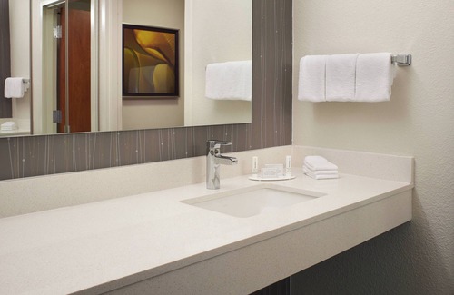 Overland Park Hotel | Courtyard by Marriott Kansas City Overland Park/Convention Center
