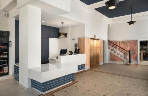 Downtown St. Petersburg Hotel | Courtyard by Marriott St. Petersburg Downtown