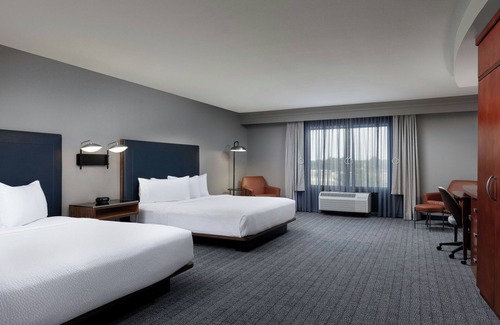 Old Town Hotel | Courtyard by Marriott Wichita At Old Town