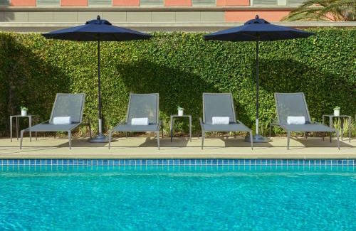 Fox Hills Hotel | Courtyard Culver City Los Angeles
