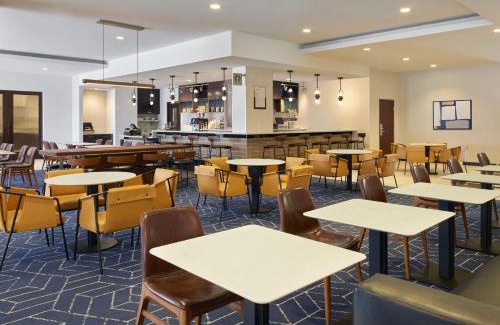 Fox Hills Hotel | Courtyard Culver City Los Angeles