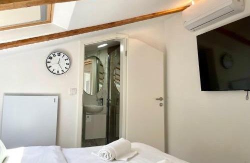 Zagreb Hotel | Courtyard En Suite URBAN STAY