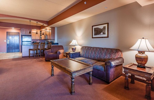 Wisconsin Dells Condo | COURTYARD.JACUZZI tub!!.