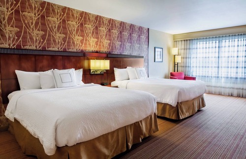 Beaumont Residential Hotel | Courtyard Lexington Keeneland/Airport