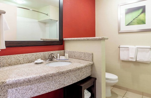 Beaumont Residential Hotel | Courtyard Lexington Keeneland/Airport