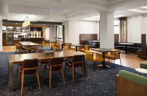 Highland Park Hotel | Courtyard Louisville Airport