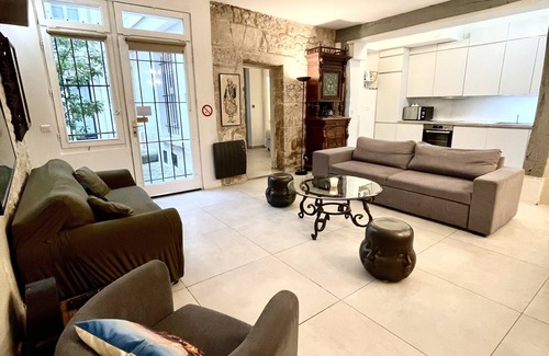 Quartier Sainte-Avoye Apartment | COURTYARD MAISON MARAIS 5 bedrooms + playground room