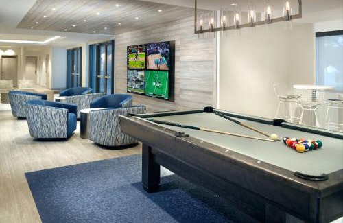 Coconut Grove Hotel | Courtyard Miami Coconut Grove