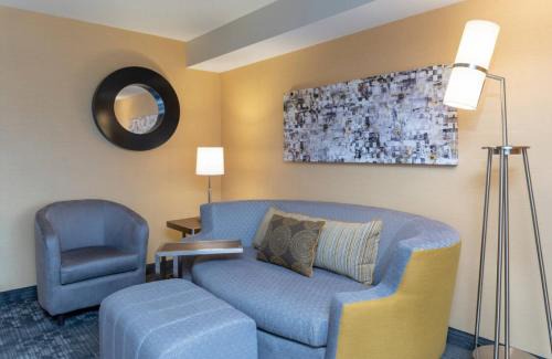 Milwaukee Hotel | Courtyard Milwaukee Airport