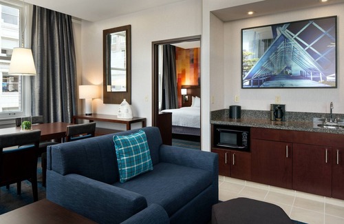Pioneer Square Hotel | Courtyard Seattle Downtown Pioneer Square