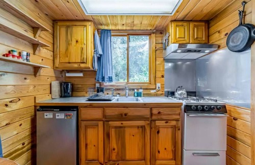 Shelter Cove Cabin | Cove Cabin Retreat, Private and Peaceful