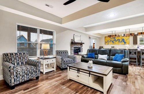 Hollister House | Cove Cottage