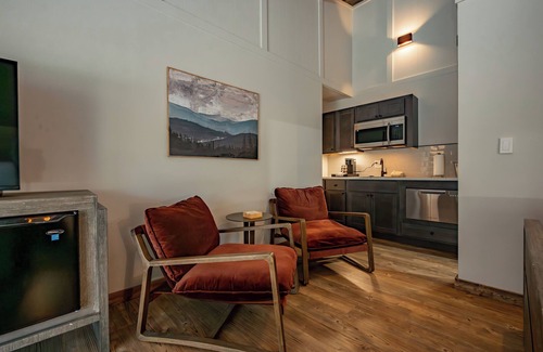 Thayerville Hotel | Cove Creek Lodge 215: Standard Double Queen Room