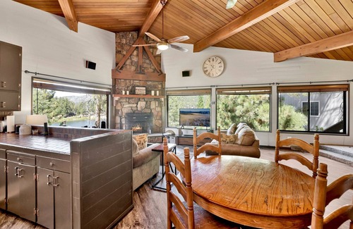 Boulder Bay Cabin | Cove Lakeview Cabin #2064