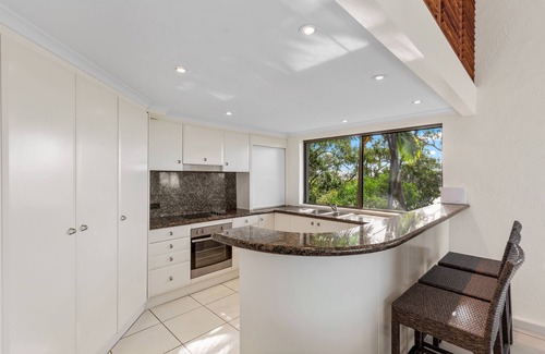 Noosa Heads Apartment | Cove Point Apartment 4 – Little Cove Dreaming