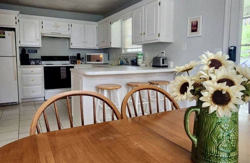 Lookout Mountain House | Covenant Cottage with outdoor dining!