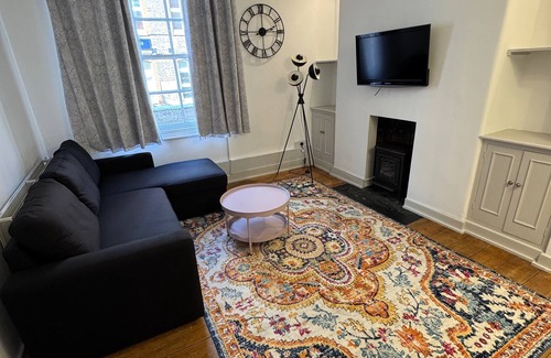 Covent Garden Apartment | Covent Garden 1-bed Apt Sleeps 4, 7 min to Station