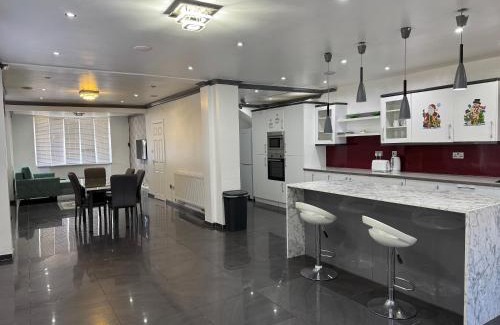 Holbrooks House | Coventry Holbrook Rose