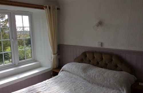 Coverack House | COVERACK rural Cornish farmhouse sea views