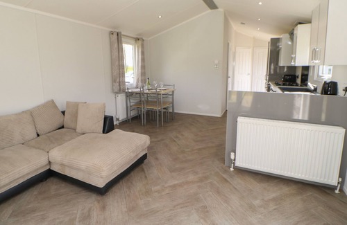 Hutton Rudby Cottage | COVERDALE LARGE POD, pet friendly, with hot tub in Hutton Rudby