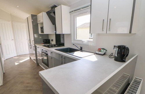 Hutton Rudby Cottage | COVERDALE LARGE POD, pet friendly, with hot tub in Hutton Rudby