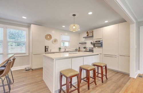 North Charleston House | Covered patio, fenced back yard, open floor plan