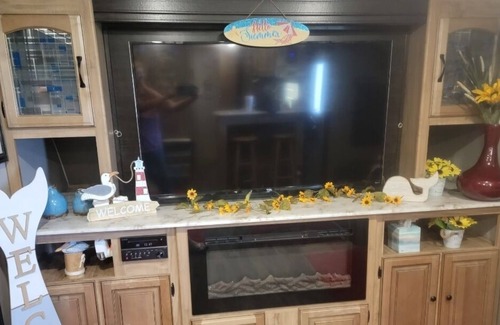 Port Bolivar RV Rental | Covered RV Beach Getaway