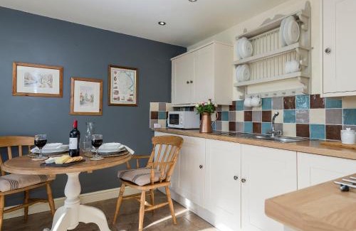 Louth House | Cow Pasture Cottage