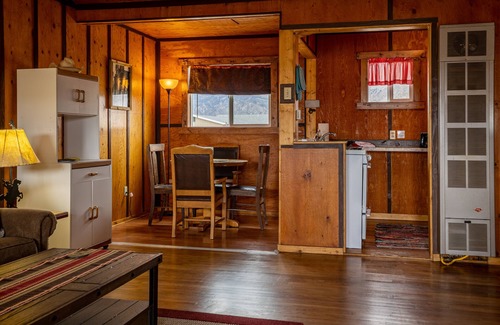 Cody Apartment | Cowboy Bunkhouse #2, clean rustic charm, located in South Fork Valley, 10 minutes from Downtown Cody