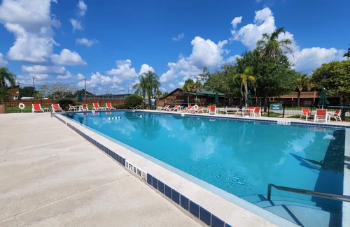 River Ranch Cottage | COWBOY CONDO! Walk to everything at River Ranch! 228