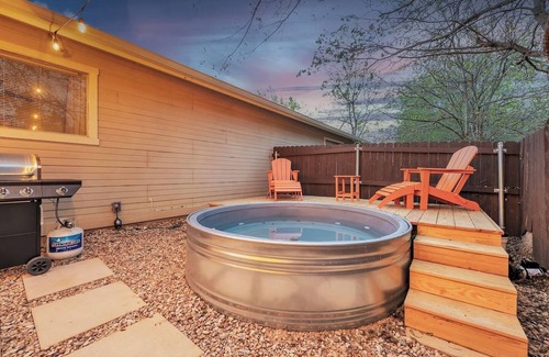 Tanglewood Forest House | Cowboy Pool | S Austin Disco Ranch | Dog Friendly