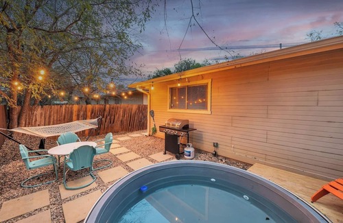Tanglewood Forest House | Cowboy Pool | S Austin Disco Ranch | Dog Friendly