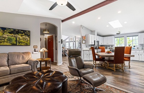 Cornville House | Cowboys & Roses - Wine Country Home w/Game Room, Hot Tub & Views - Dogs Welcome!