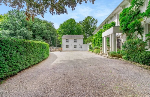 Cowbridge House | Cowbridge Cottage with shared swimming pool