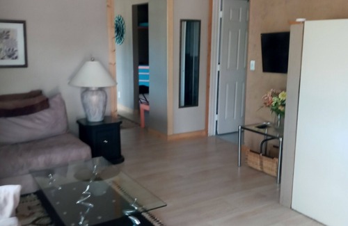 Arivaca Cottage | Cowsita located 3 miles south of the town of Arivaca.