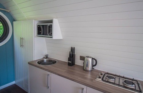 Pickering Cabin | Cowslip Pod - Glamping for 4 Guests