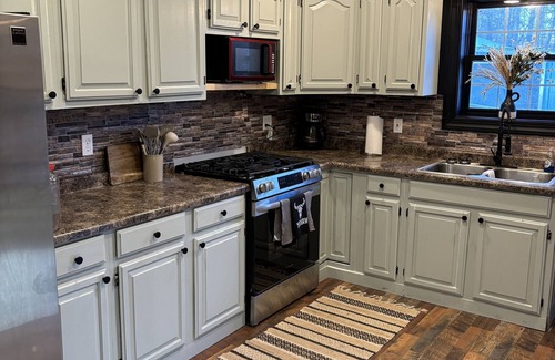 Yukon Other | Cowtown at Piney River Ranch; Charming Farm House in Houston, MO