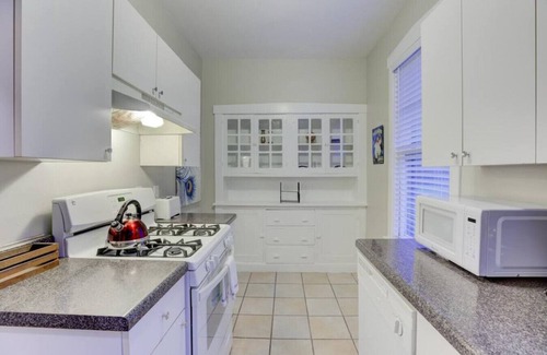 Cooper-Young Historic District House | Cox A+B · Twin Bungalows - Near Cooper Young