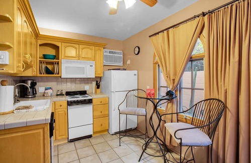 Historic Tennis Club Hotel | Coyote Inn
